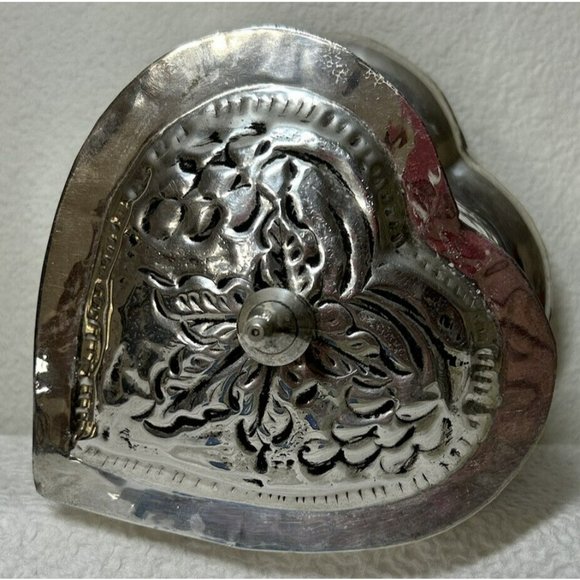 Heart Shaped Repousse Tea Caddy/trinket Box With Finial Epns Made In India Vtg - Picture 8 of 12
